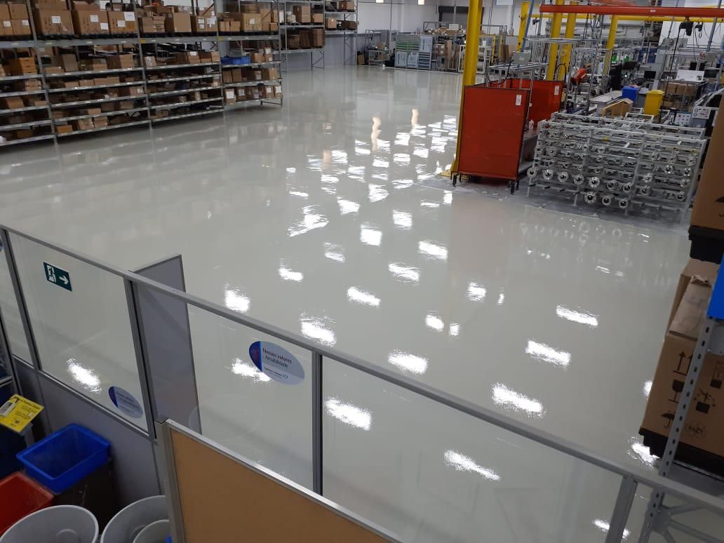 Endress+Hauser Brasil: Piso epóxi, 1.500 m², Itatiba